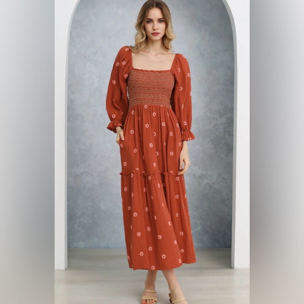 FLORET EMBROIDERY SQUARE NECK MIDI DRESS